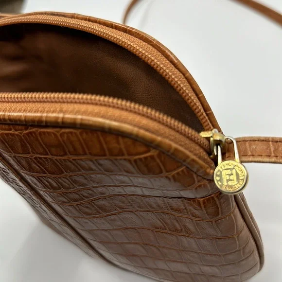 Vintage 80’s Fendi tan embossed crocodile shoulder crossbody bag - Picture 14 of 14